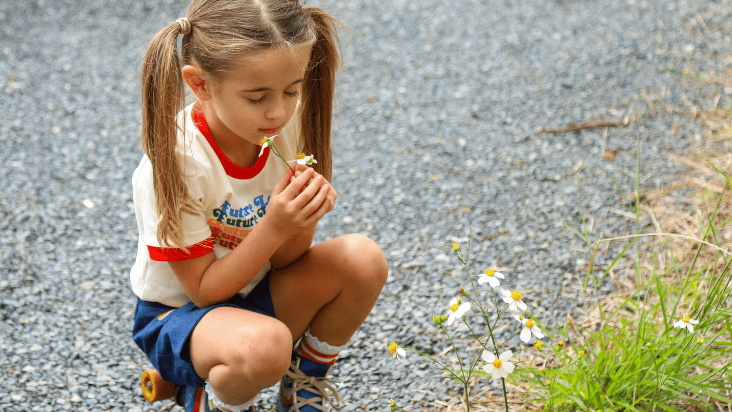 Step into a wondrous world with Finding Alice. A place where Wildflowers can run, play, climb, swing and leap. Our handmade clothes are designed for little girls who seek adventure.
